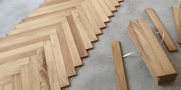 Parkett wird verlegt